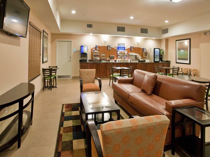 Holiday Inn Express & Suites North Τοπέκα Εξωτερικό φωτογραφία