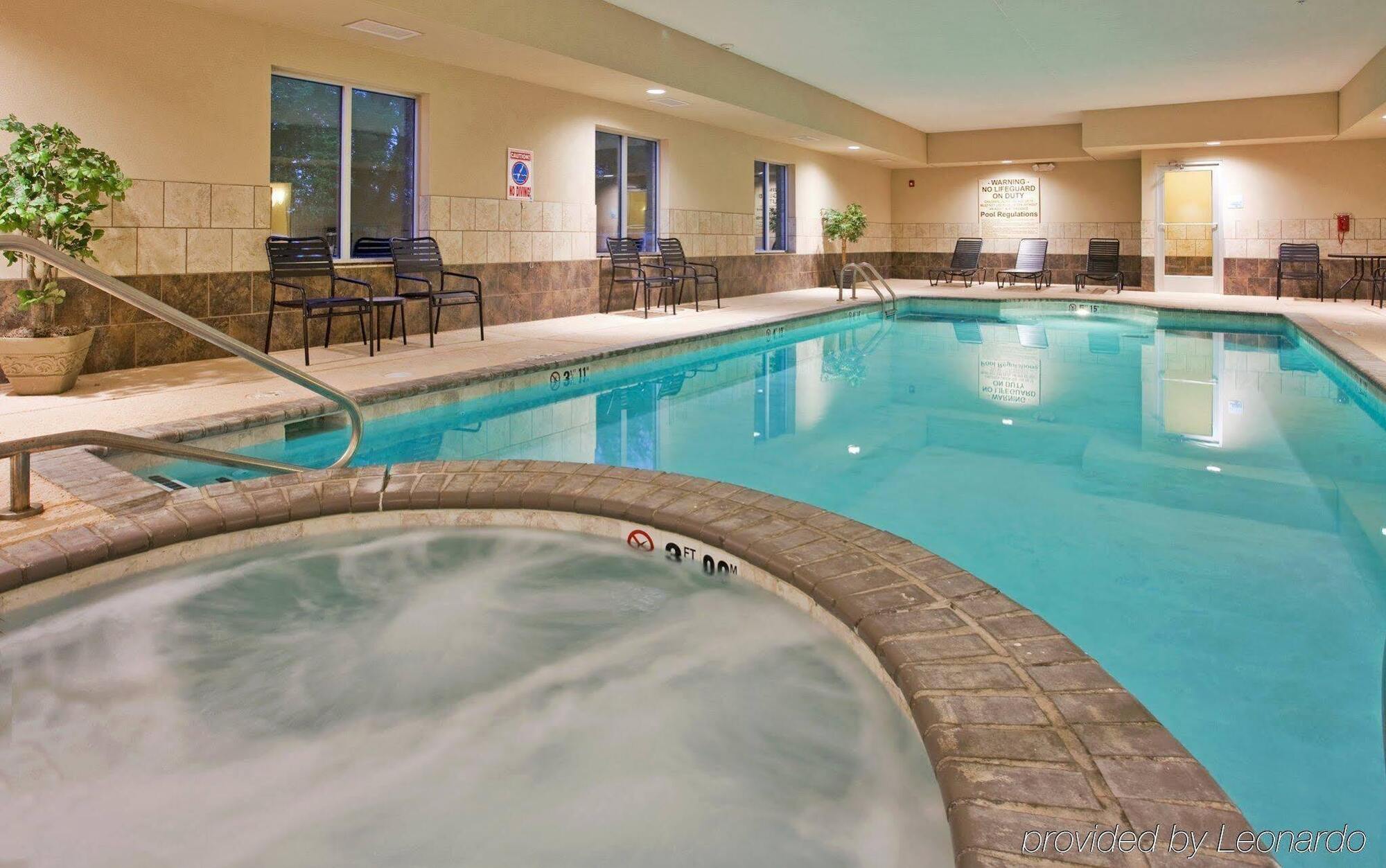 Holiday Inn Express & Suites North Τοπέκα Εξωτερικό φωτογραφία